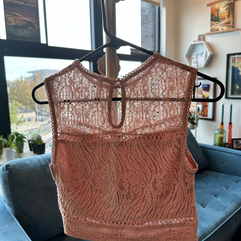 Elegant Lace Sleeveless Top - Pink - Picture 2 of 2